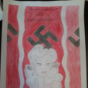 LA PROPAGANDISTE : NOTRE PREMIERE DE COUVERTURE - La propagandiste de Cécile DESPRAIRIES Ce livre est très intéressant car il traite de l'histoire durant la Seconde Guerre mondiale, plus précisément de la France sous l'occupation nazie. Pour une fois, ce n'est pas l'histoire de résistants mais celle d'une collaboratrice qui nous est racontée : une perspective étonnante qui s'éloigne de ce que nous avons l'habitude de lire.