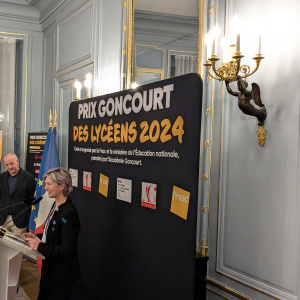 PXL_20241128_190138854